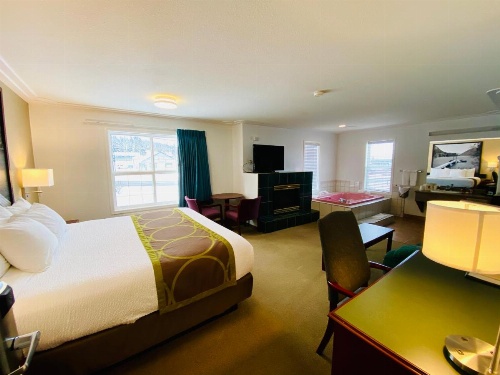 Super 8 by Wyndham 100 Mile House image 15